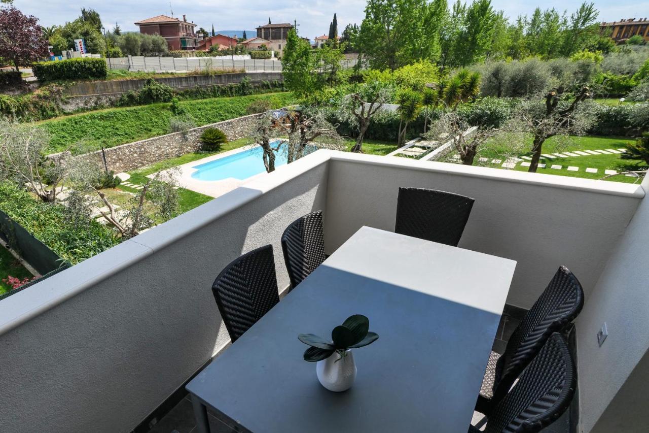 Borgo Degli Ulivi Residence Di Olympic Garda Lake Toscolano-Maderno Exterior foto