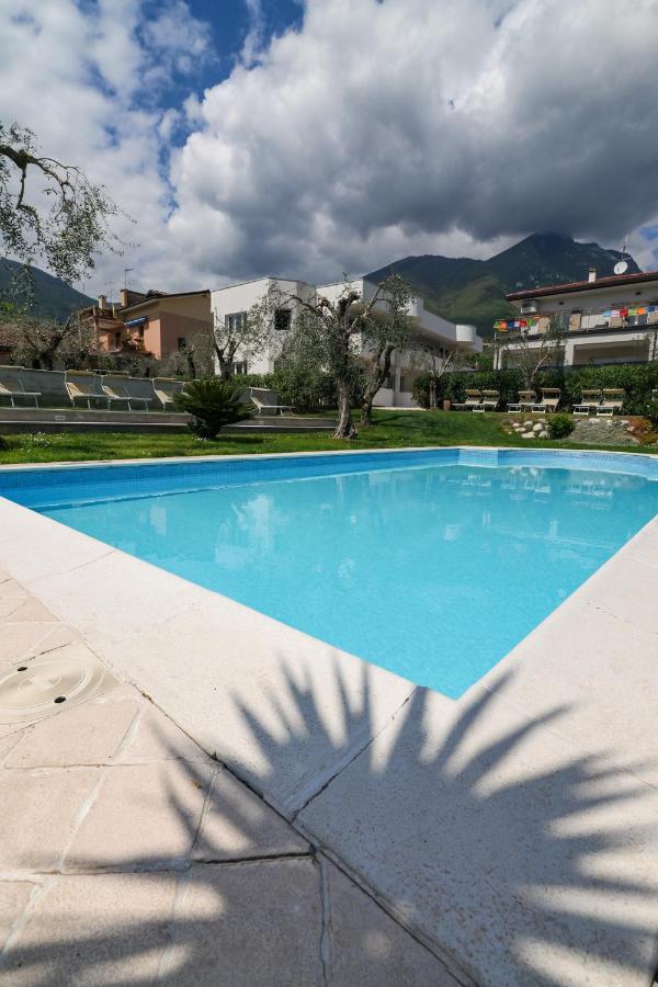 Borgo Degli Ulivi Residence Di Olympic Garda Lake Toscolano-Maderno Exterior foto