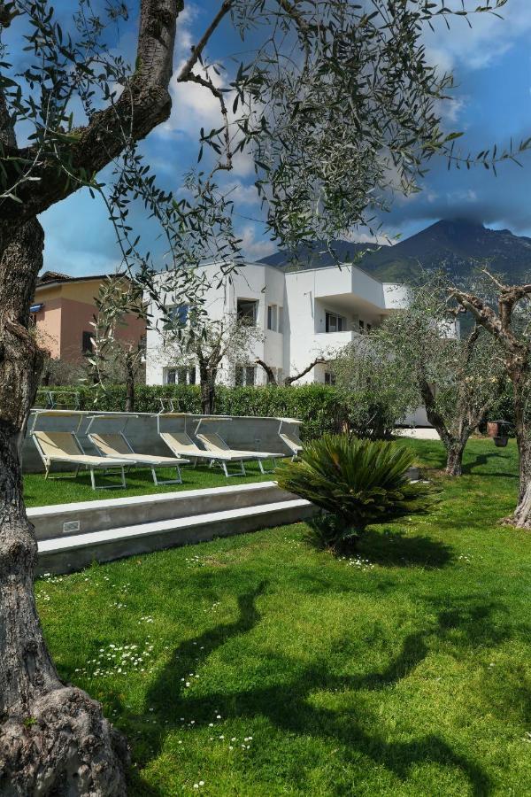 Borgo Degli Ulivi Residence Di Olympic Garda Lake Toscolano-Maderno Exterior foto